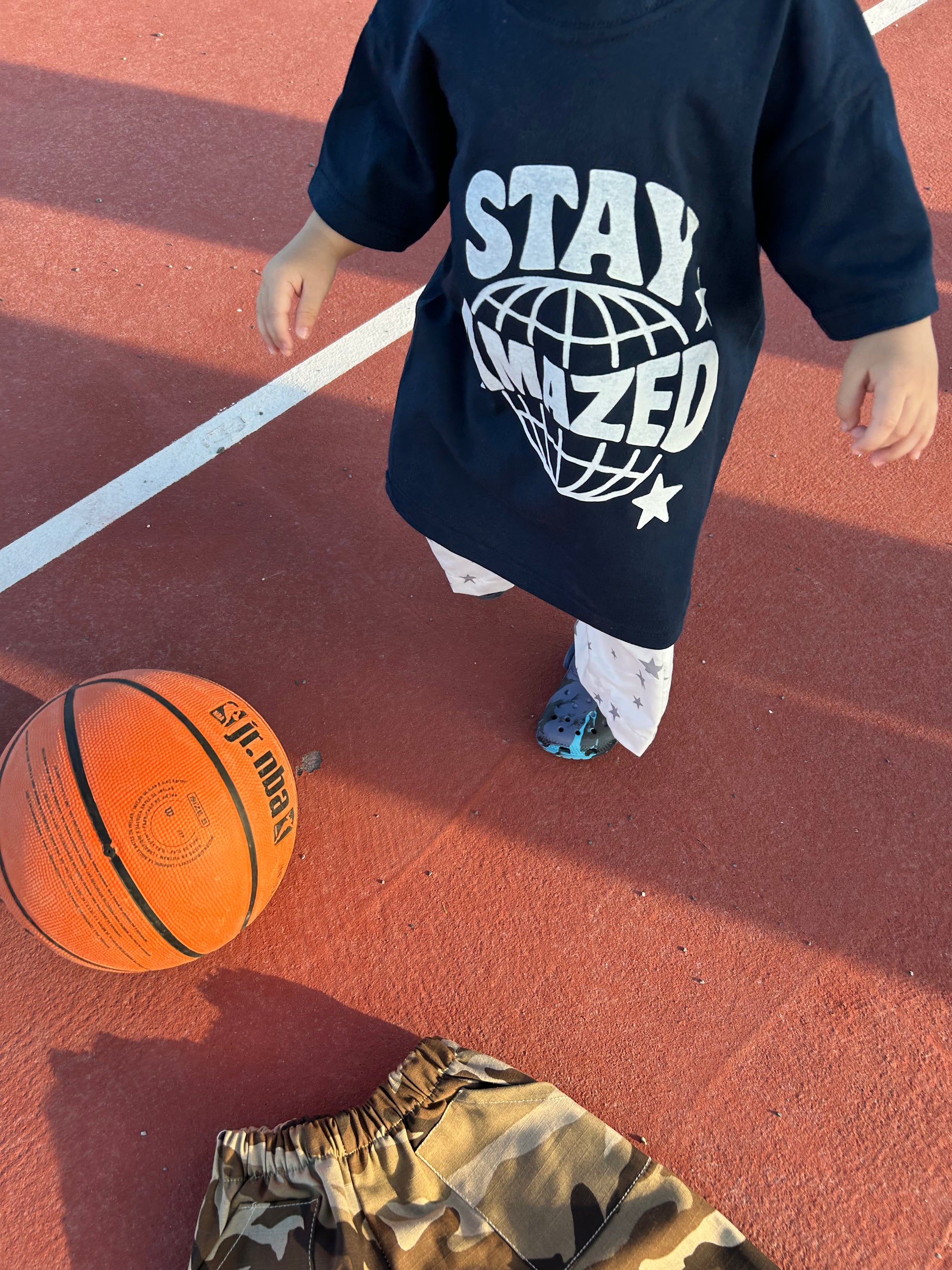 Playera de niño "Stay Amazed"